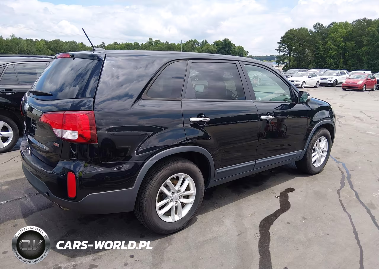 2015 Kia Sorento Lx VIN:5XYKT3A66FG627955 - 4