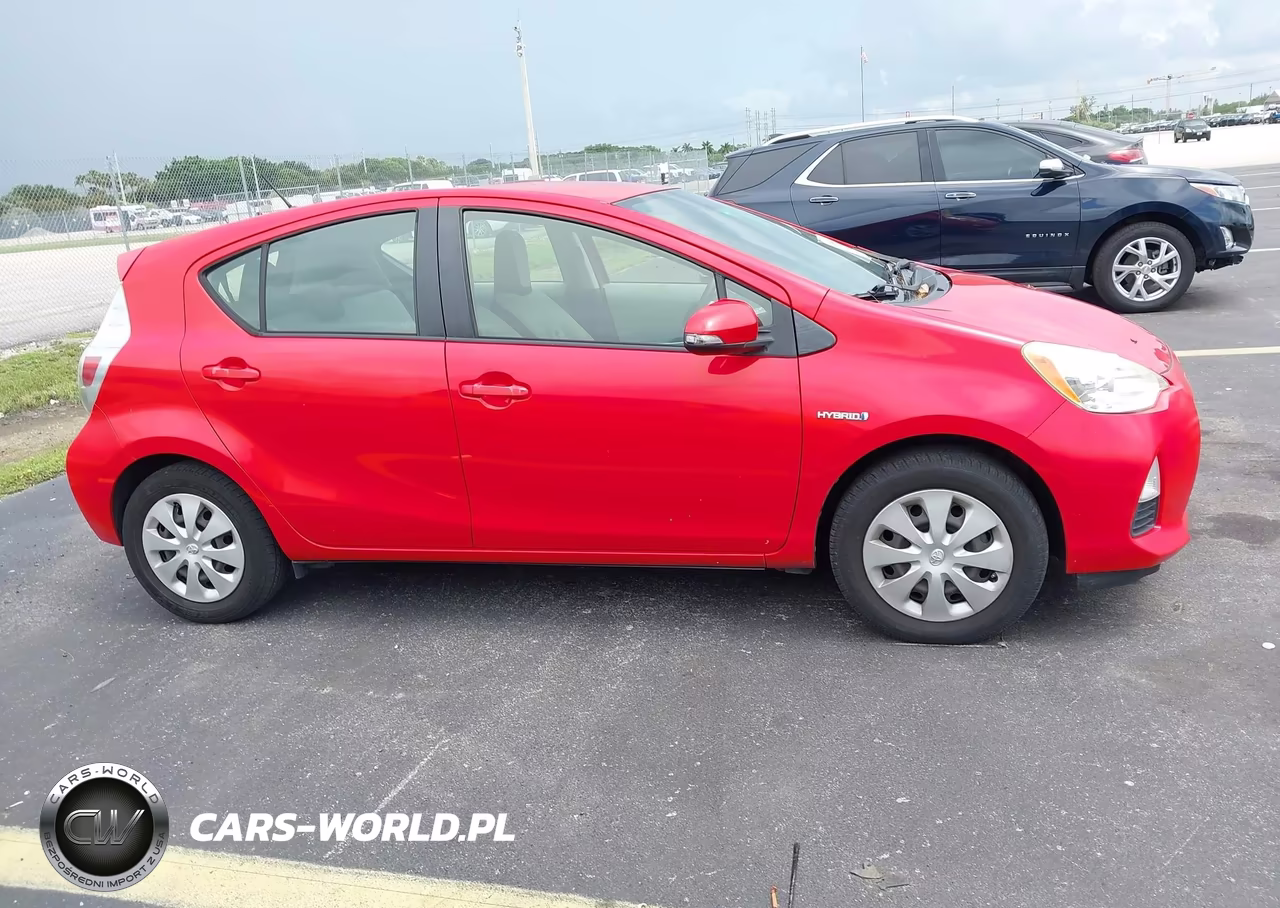 2014 Toyota Prius C One VIN:JTDKDTB36E1083182 - 13