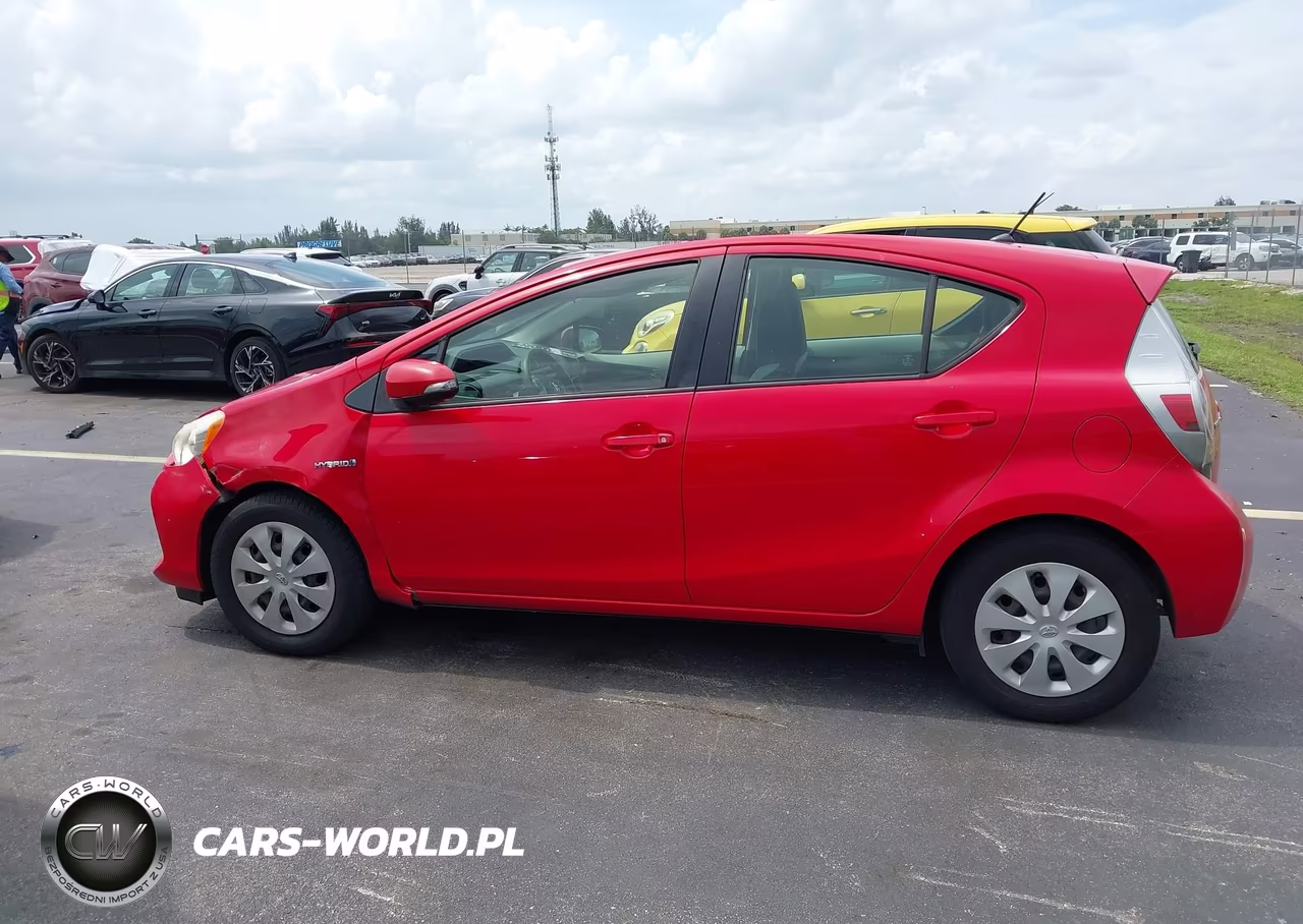 2014 Toyota Prius C One VIN:JTDKDTB36E1083182 - 14