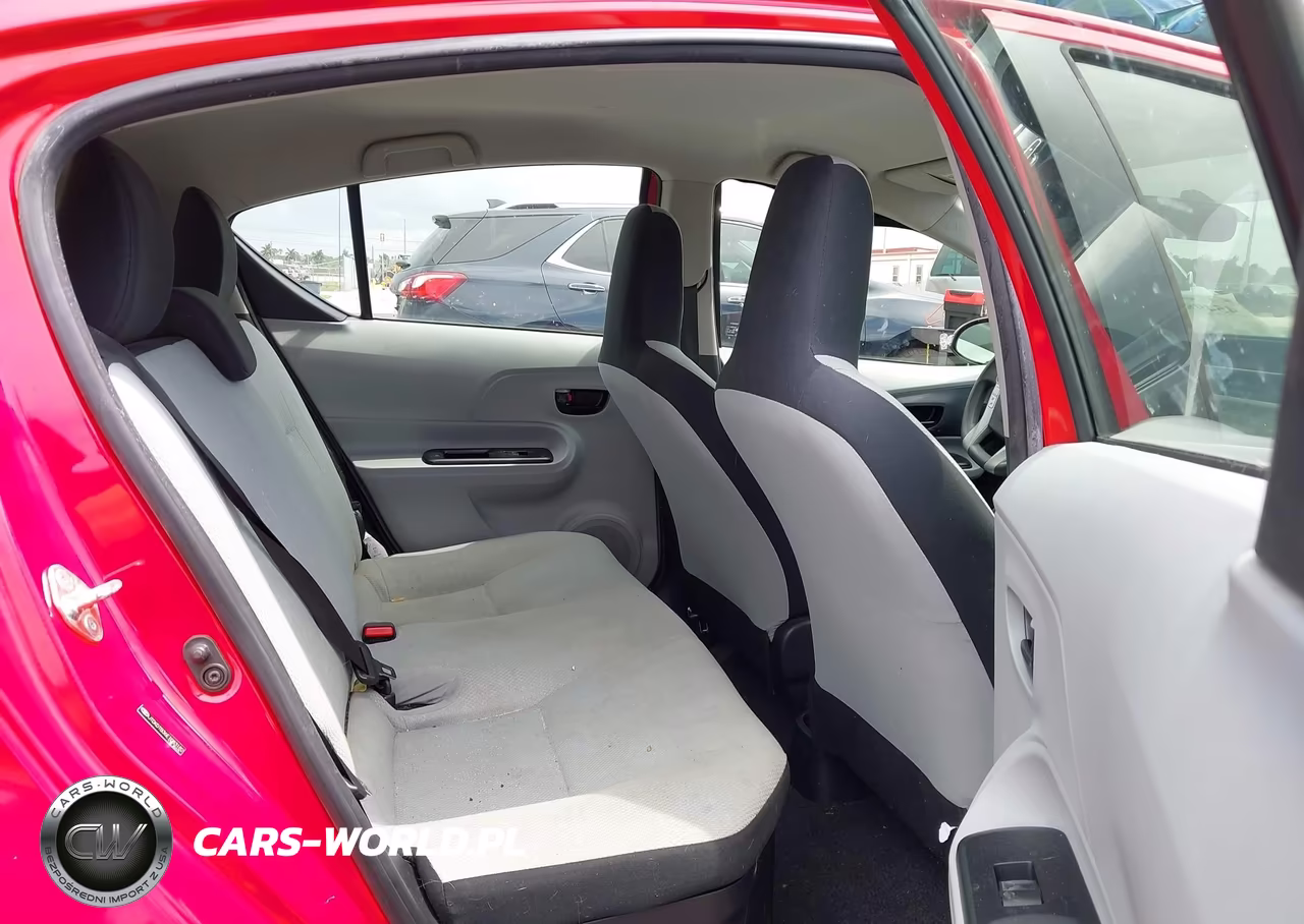 2014 Toyota Prius C One VIN:JTDKDTB36E1083182 - 8