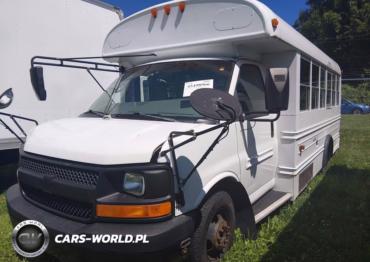 2004 Chevrolet Express Cutaway Base W-C7L-C7N VIN:1GBJG31U441245035 - 2