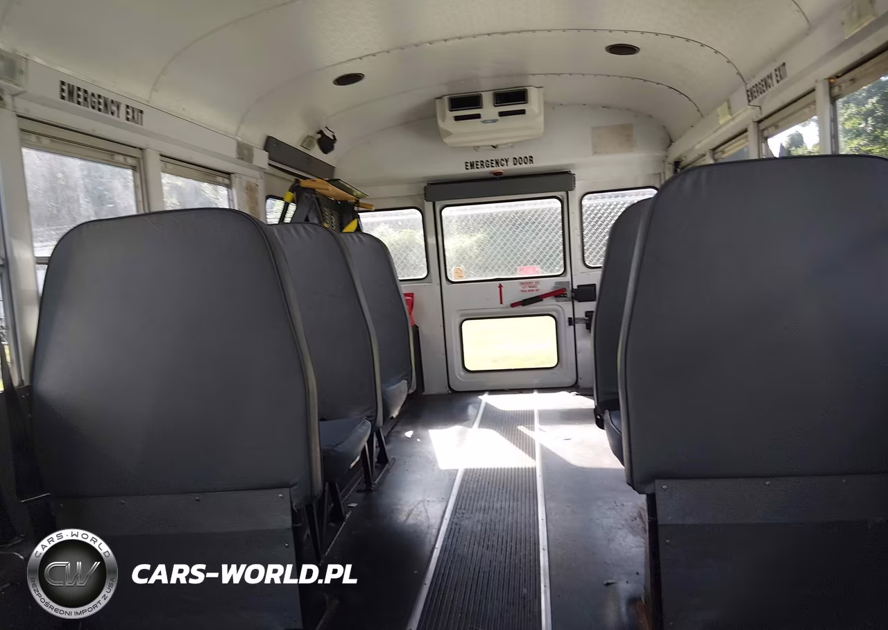 2004 Chevrolet Express Cutaway Base W-C7L-C7N VIN:1GBJG31U441245035 - 7
