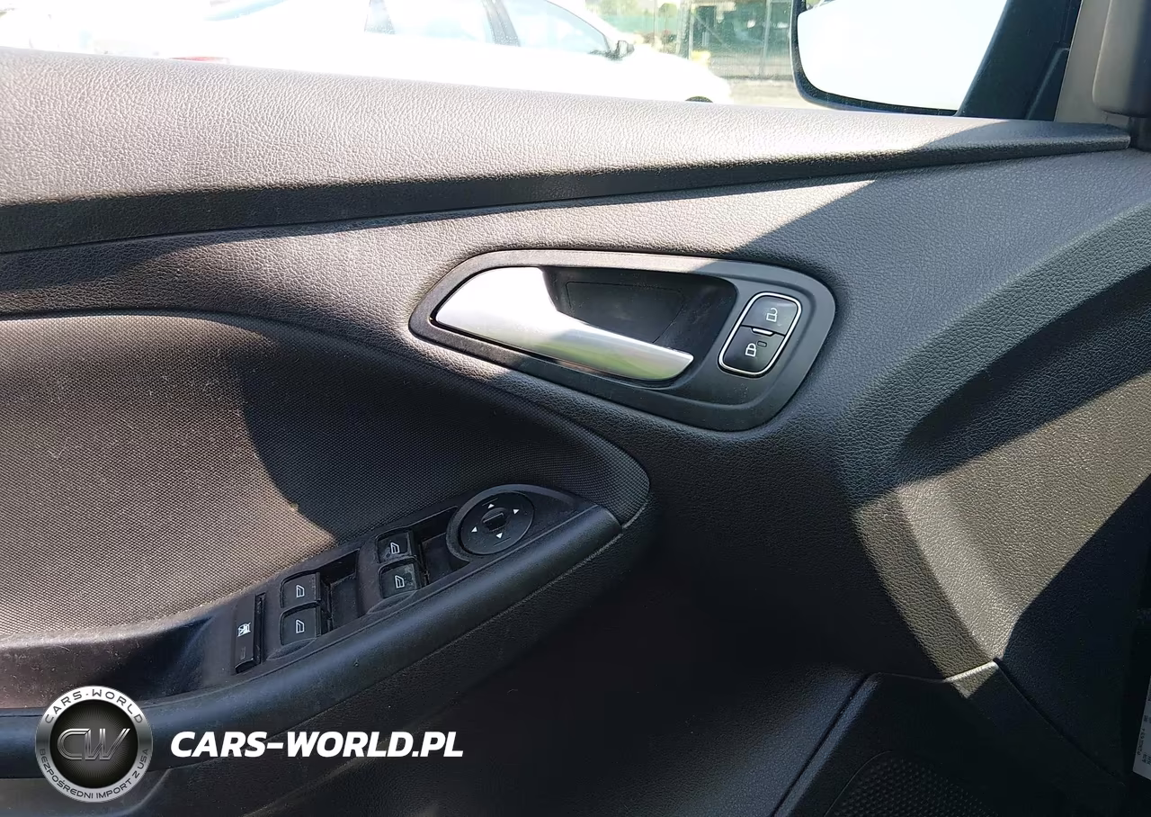 2017 Ford Focus Se VIN:1FADP3F25HL335844 - 15