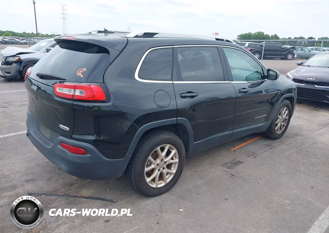 2014 Jeep Cherokee Latitude VIN:1C4PJLCB1EW319261 - 4