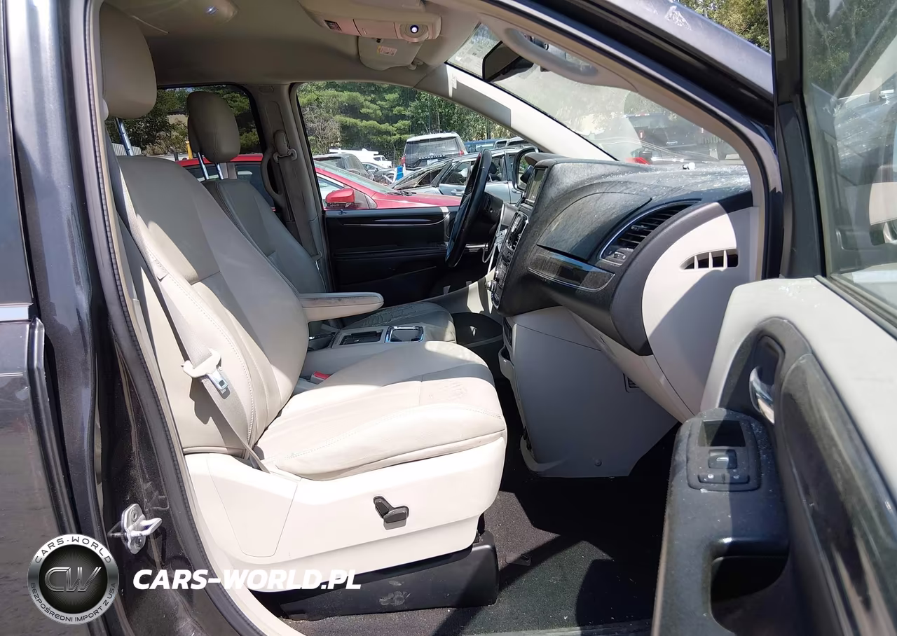 2012 Chrysler Town & Country Touring-L VIN:2C4RC1CG0CR181737 - 5