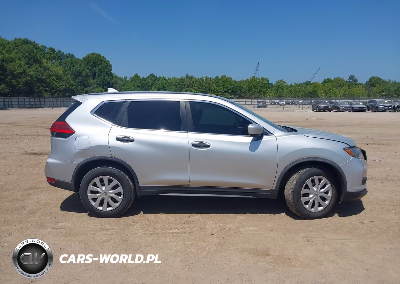 2017 Nissan Rogue S VIN:KNMAT2MV7HP523158 - 13