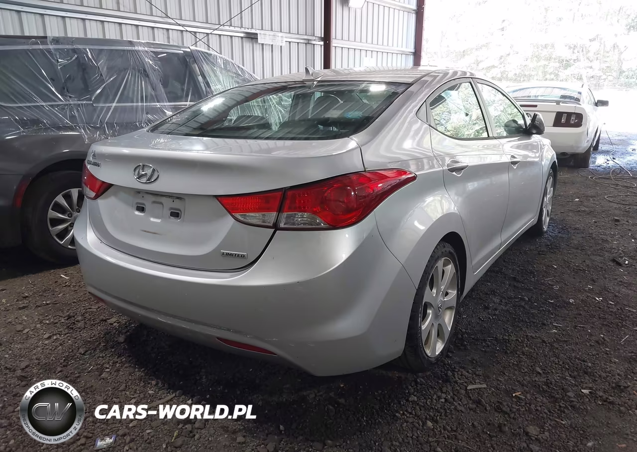 2013 Hyundai Elantra Limited VIN:KMHDH4AE1DU837085 - 4