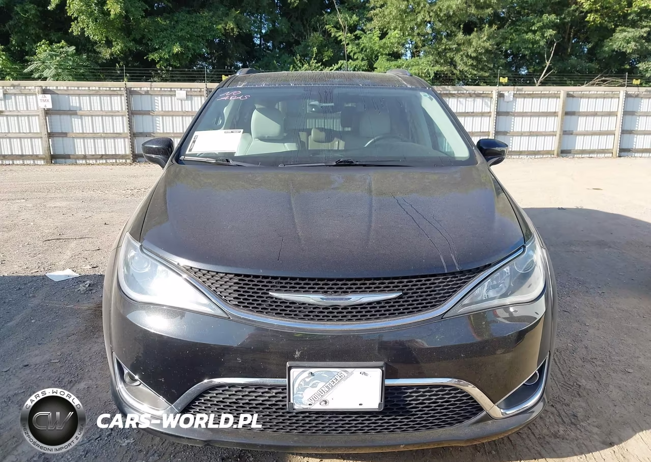 2017 Chrysler Pacifica Touring-L Plus VIN:2C4RC1EG7HR679406 - 12