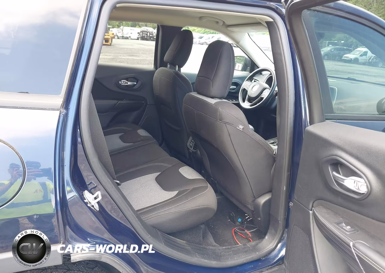 2014 Jeep Cherokee Sport VIN:1C4PJMAB3EW273084 - 8