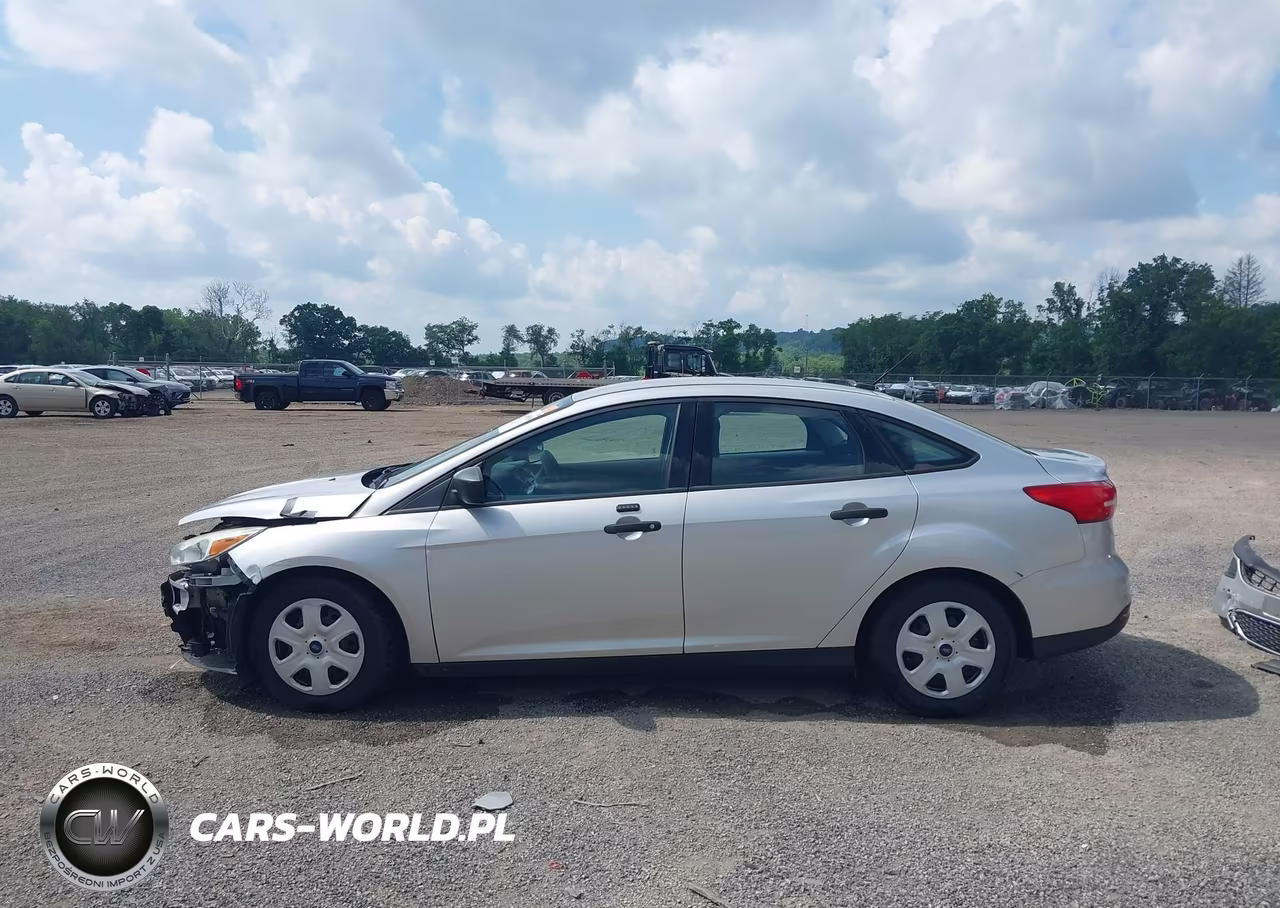 2015 Ford Focus S VIN:1FADP3E27FL264256 - 15