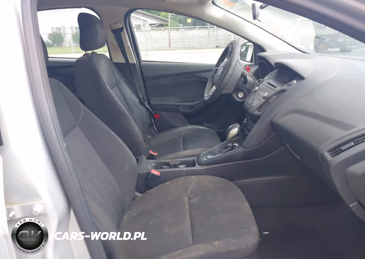 2015 Ford Focus S VIN:1FADP3E27FL264256 - 5