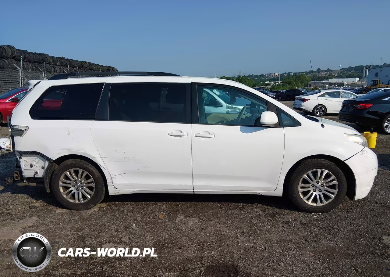 2013 Toyota Sienna Xle V6 8 Passenger VIN:5TDYK3DC9DS356081 - 13