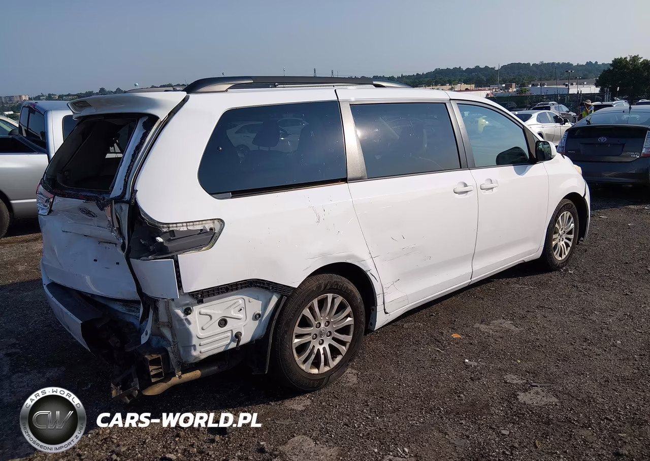 2013 Toyota Sienna Xle V6 8 Passenger VIN:5TDYK3DC9DS356081 - 4
