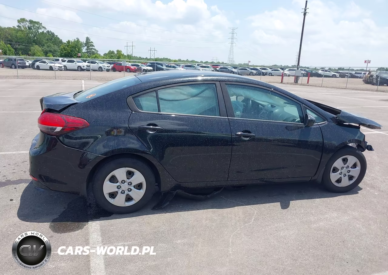 2018 Kia Forte Lx VIN:3KPFK4A7XJE247316 - 14