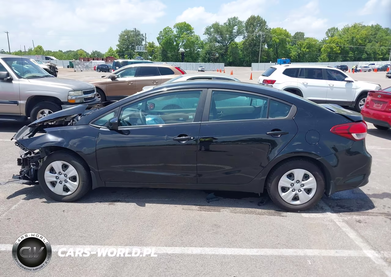 2018 Kia Forte Lx VIN:3KPFK4A7XJE247316 - 15