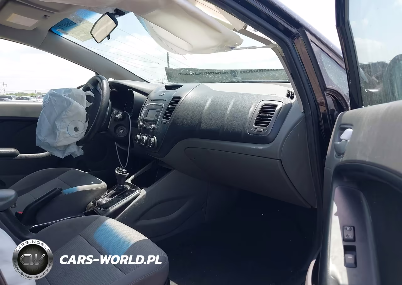 2018 Kia Forte Lx VIN:3KPFK4A7XJE247316 - 5