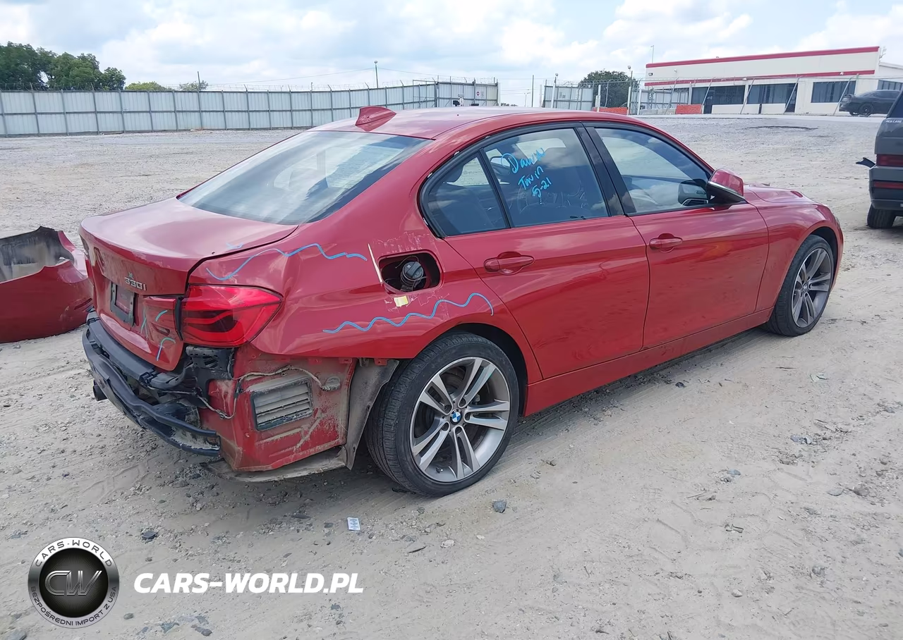 2018 BMW 330I xDrive VIN:WBA8D9C5XJEM34155 - 4