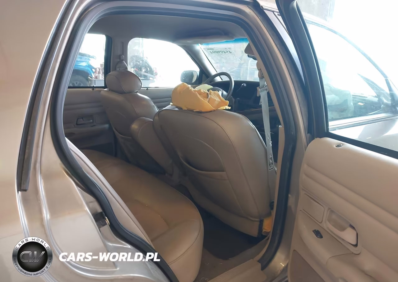 2002 Ford Crown Victoria Lx VIN:2FAFP74W72X110633 - 8
