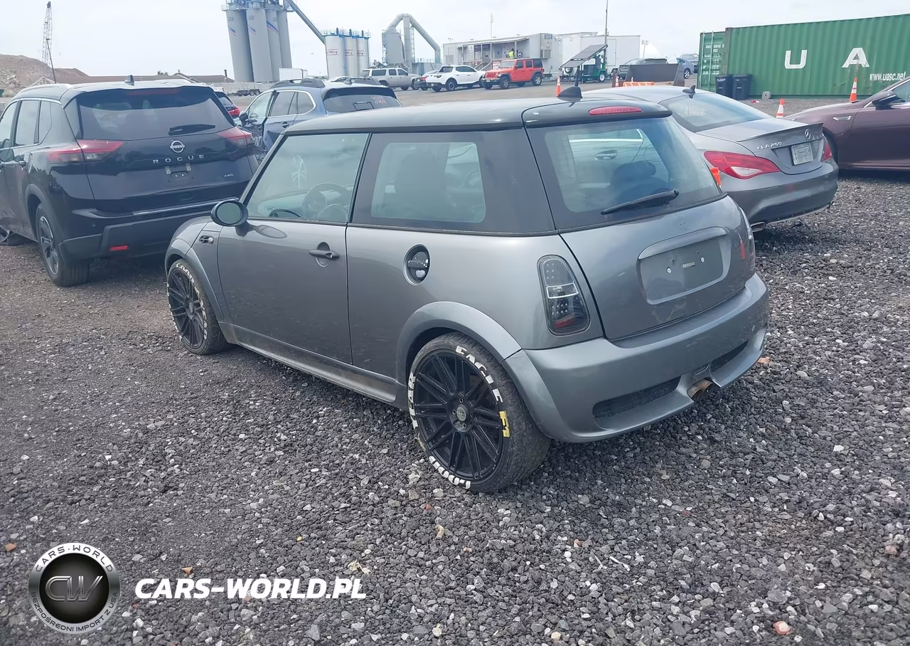 2005 Mini Cooper S VIN:WMWRE33435TD95046 - 3