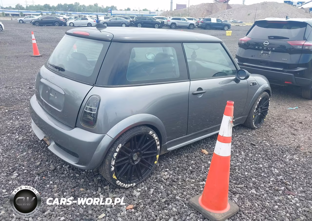 2005 Mini Cooper S VIN:WMWRE33435TD95046 - 4