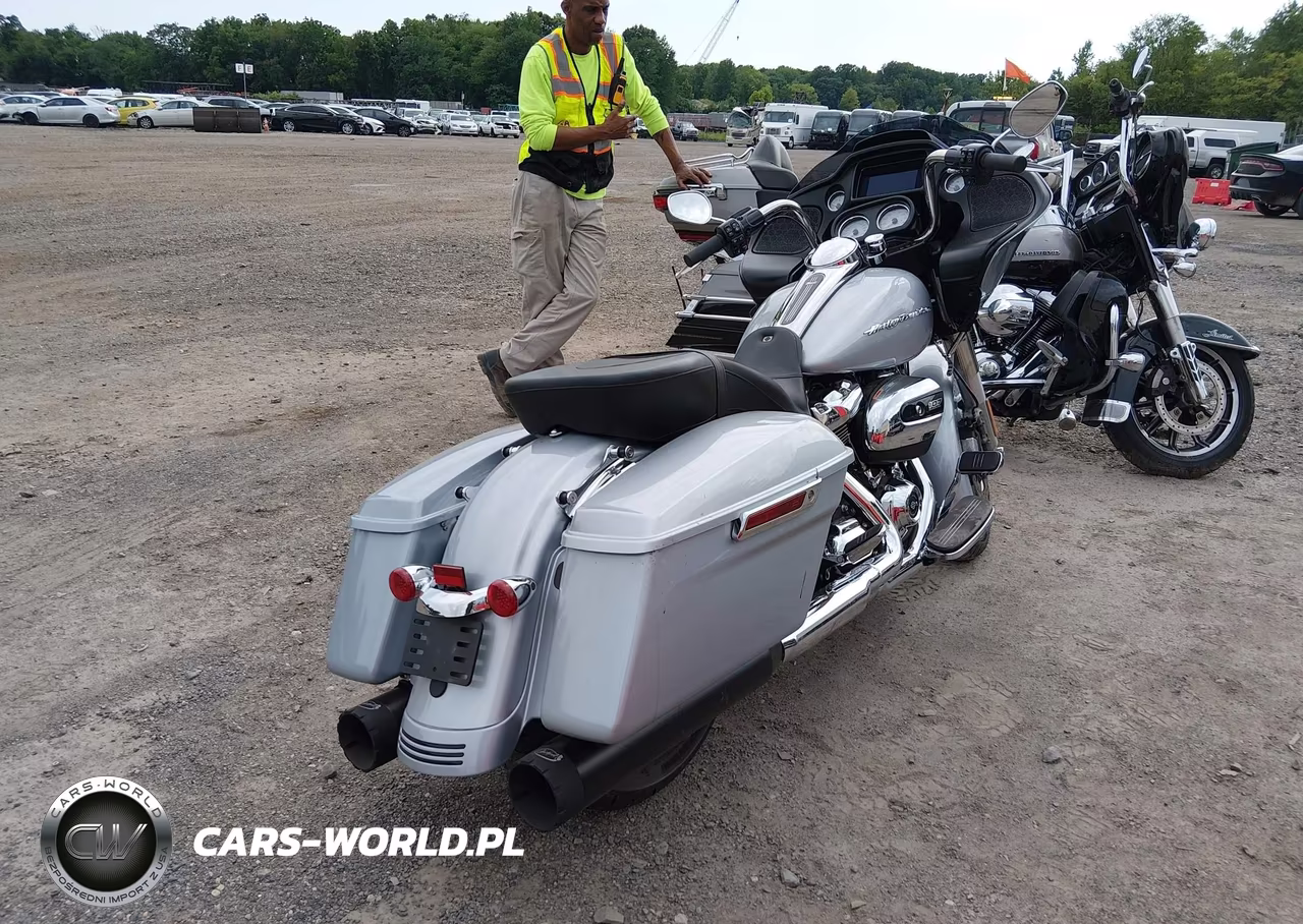 2020 Harley-Davidson Fltrx VIN:1HD1KHC10LB603930 - 4