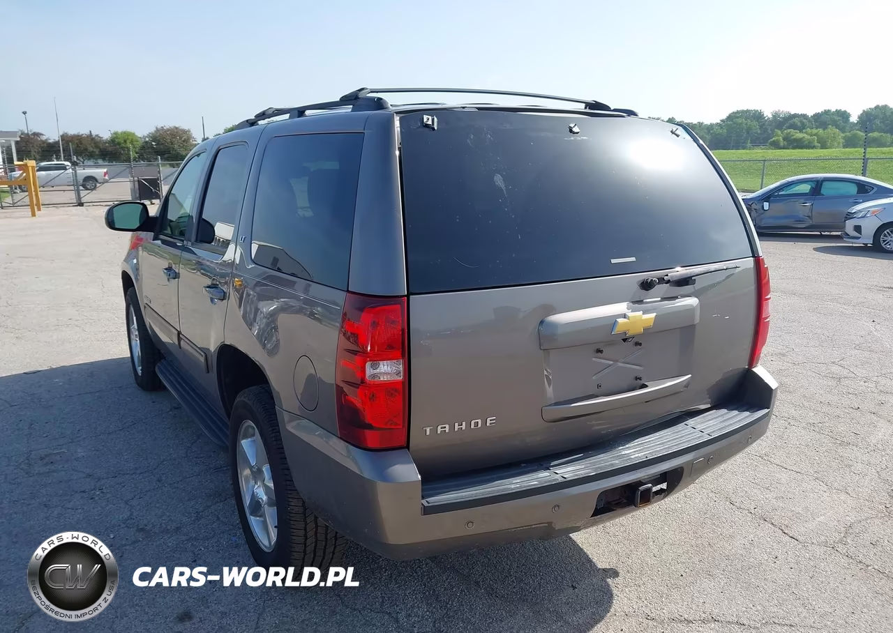 2013 Chevrolet Tahoe Lt VIN:1GNSKBE0XDR366032 - 3