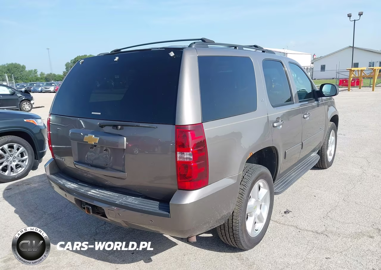 2013 Chevrolet Tahoe Lt VIN:1GNSKBE0XDR366032 - 4