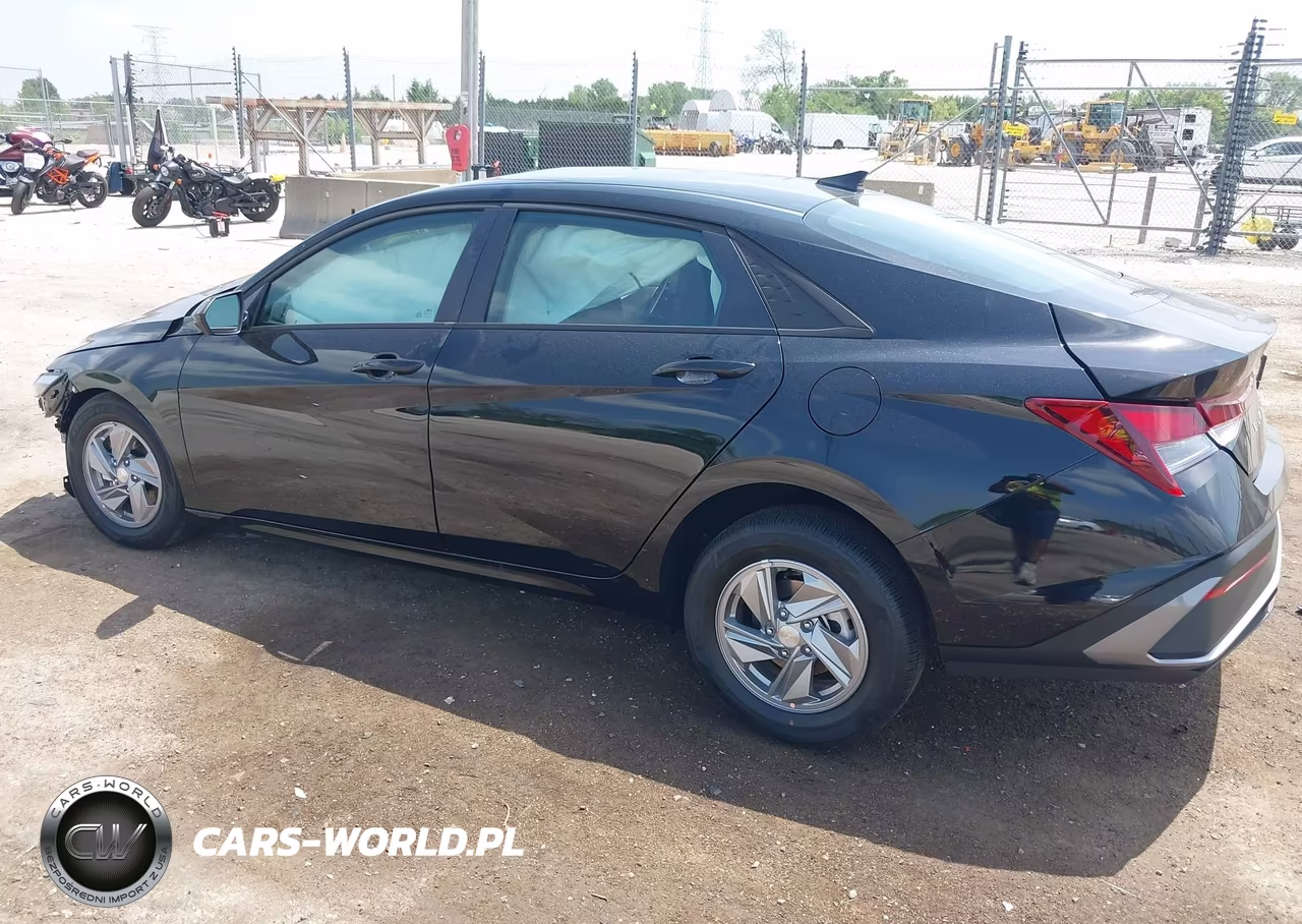 2026 Hyundai Elantra Se VIN:KMHLL4DG6TU214647 - 3