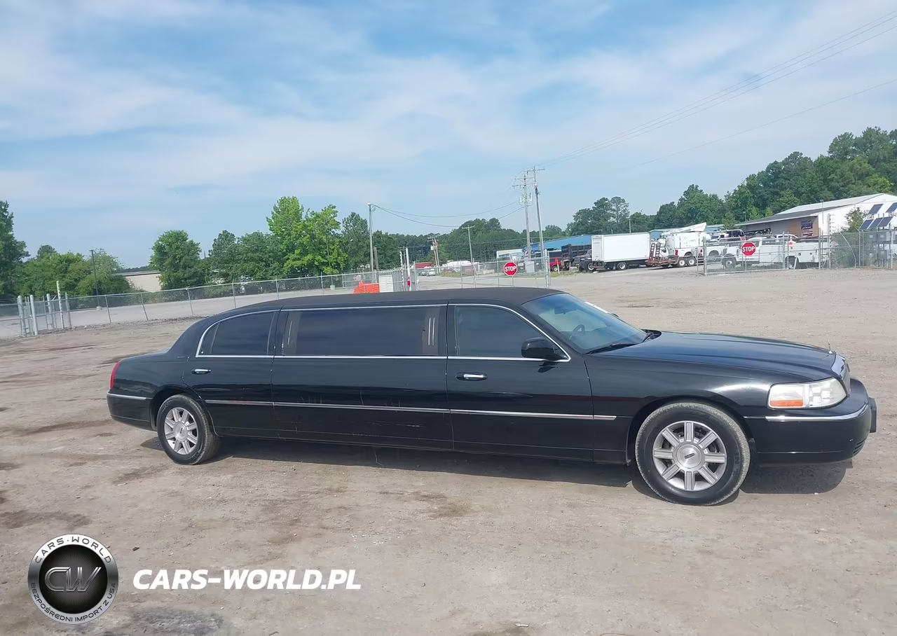 2008 Lincoln Town Car Executive VIN:2L1FM88W78X644434 - 13