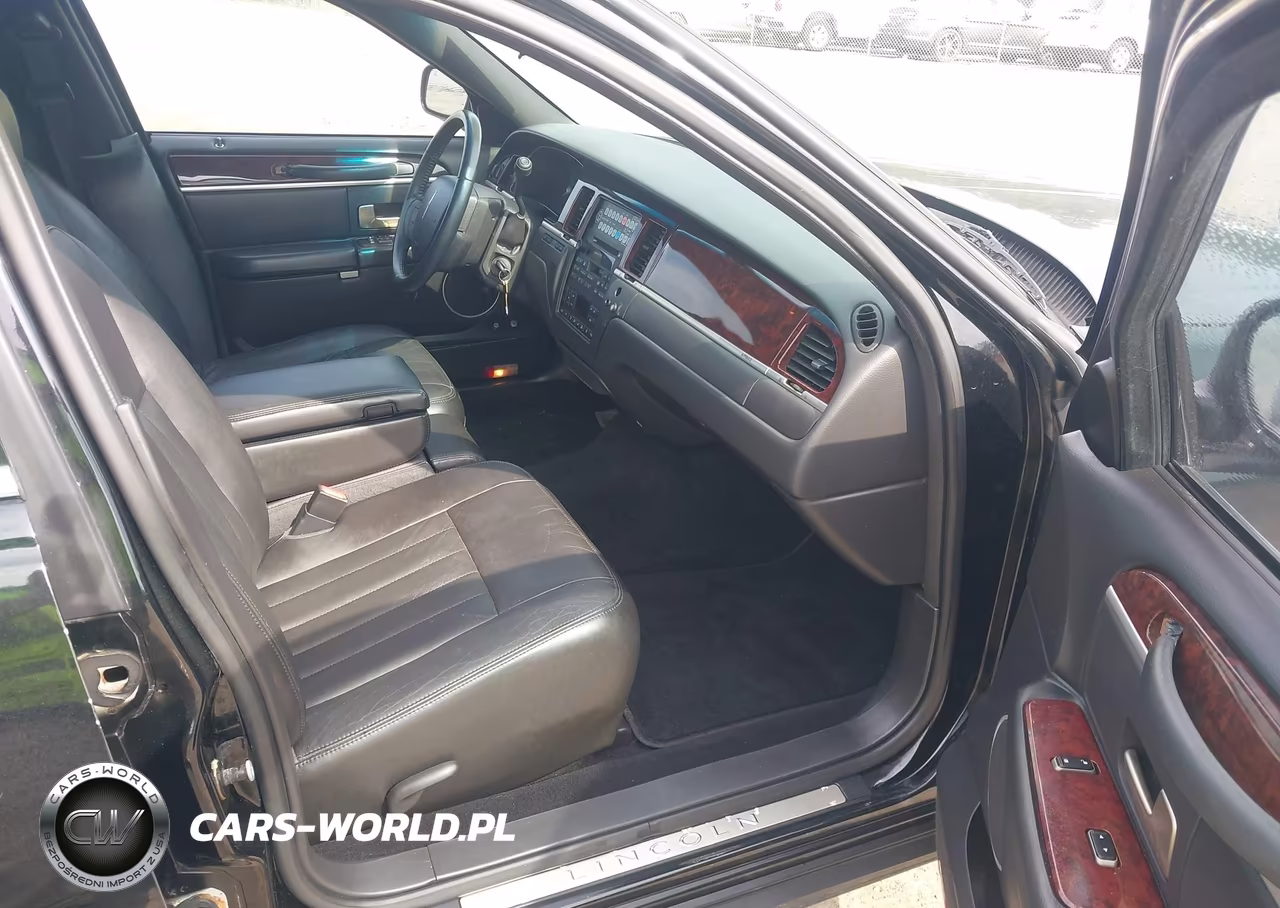 2008 Lincoln Town Car Executive VIN:2L1FM88W78X644434 - 5