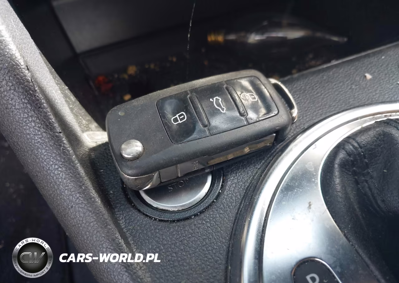 2012 Volkswagen Beetle 2.0T Turbo VIN:3VWVA7AT2CM656915 - 11