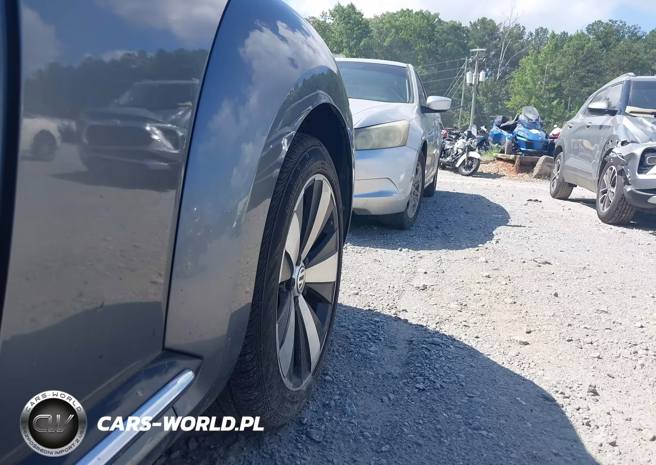 2012 Volkswagen Beetle 2.0T Turbo VIN:3VWVA7AT2CM656915 - 6