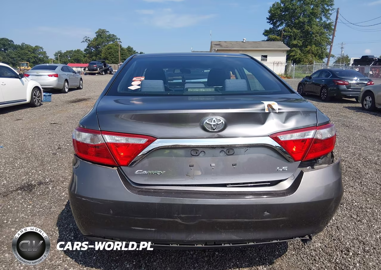 2015 Toyota Camry Le VIN:4T1BF1FK8FU988972 - 16