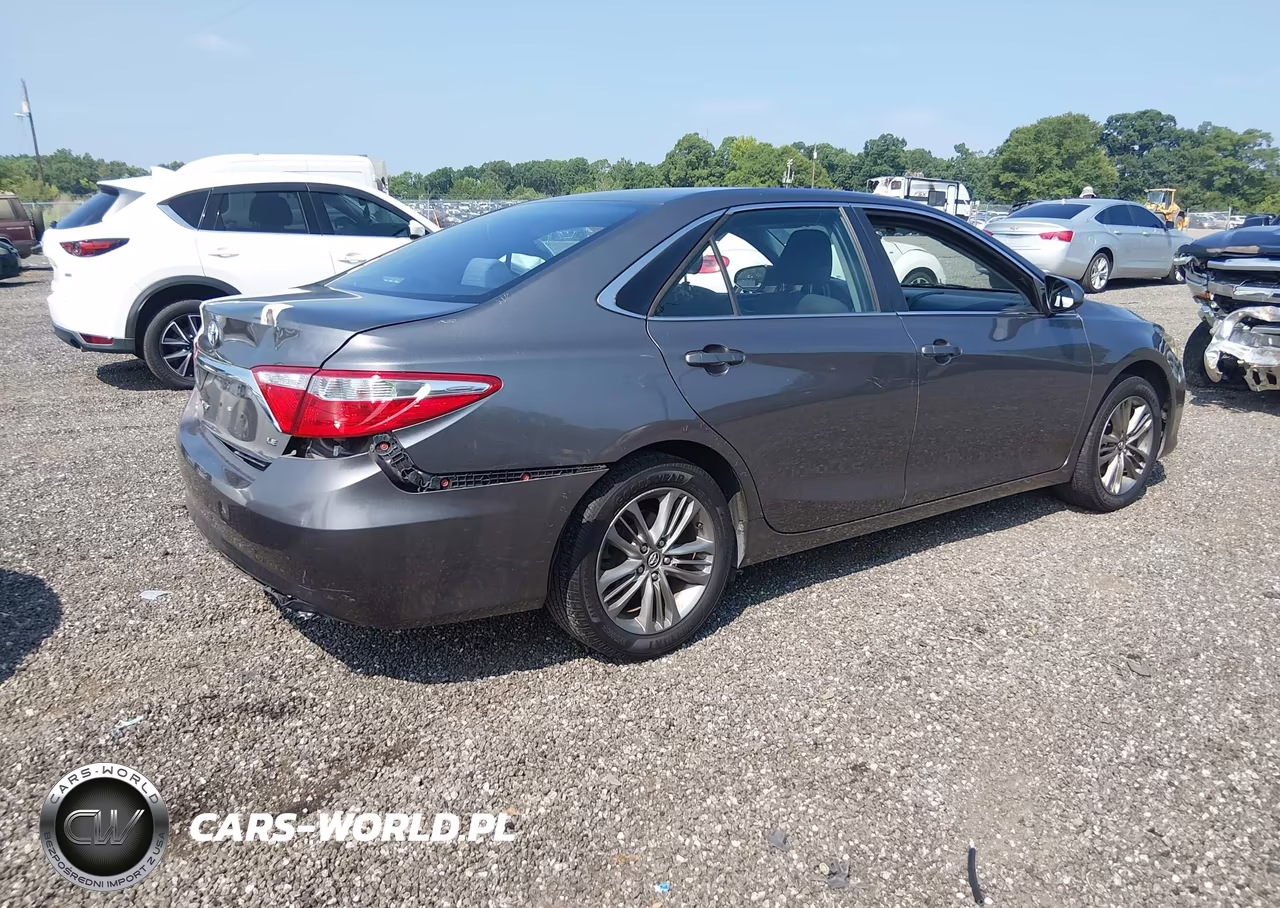 2015 Toyota Camry Le VIN:4T1BF1FK8FU988972 - 4