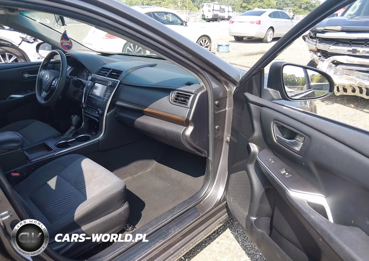 2015 Toyota Camry Le VIN:4T1BF1FK8FU988972 - 5