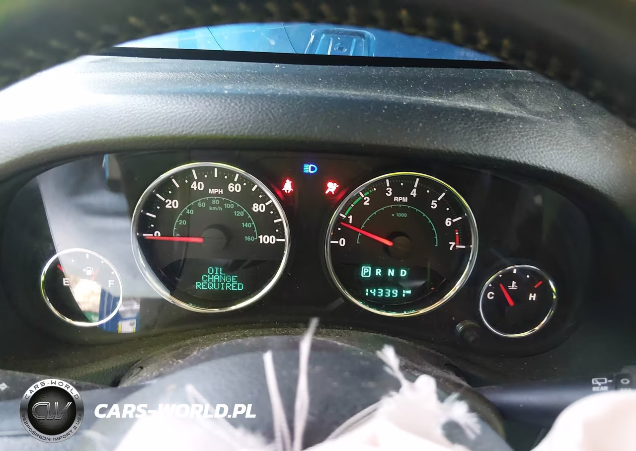 2016 Jeep Wrangler Unlimited Sahara VIN:1C4BJWEG9GL310543 - 7