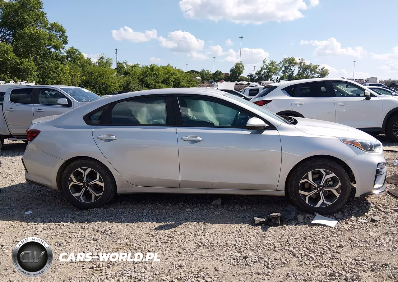 2021 Kia Forte Lxs VIN:3KPF24AD4ME360978 - 13