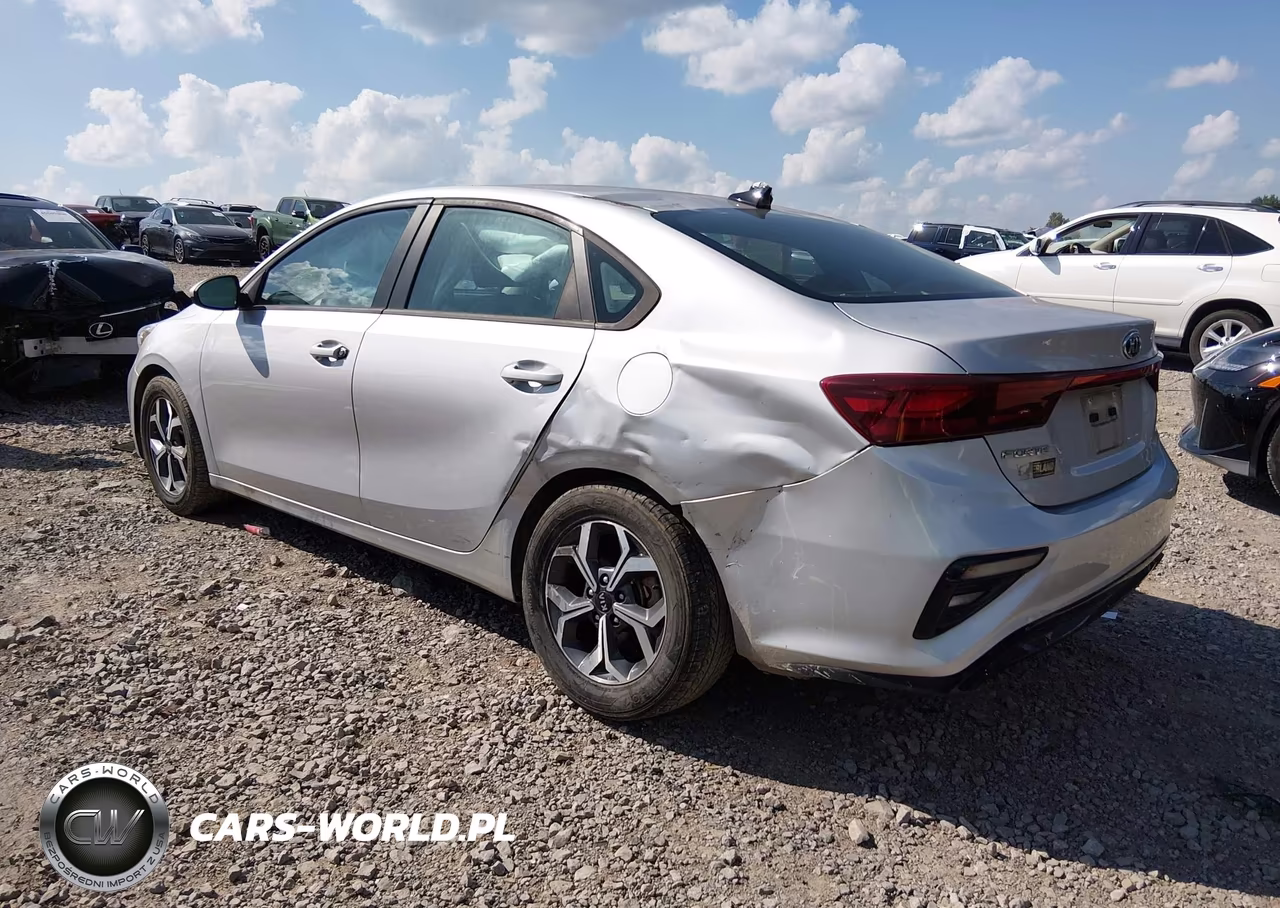 2021 Kia Forte Lxs VIN:3KPF24AD4ME360978 - 3