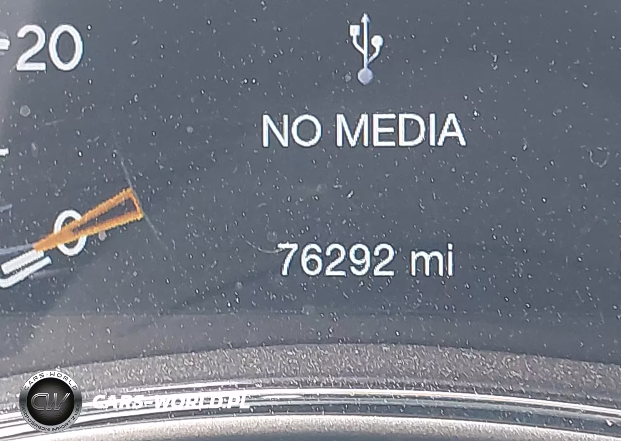 2019 Jeep Grand Cherokee Laredo E 4X4 VIN:1C4RJFAG4KC836933 - 17