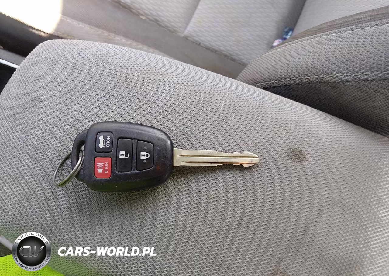 2017 Toyota Corolla Le VIN:2T1BURHE2HC756254 - 11