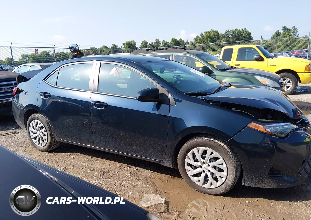 2017 Toyota Corolla Le VIN:2T1BURHE2HC756254 - 14