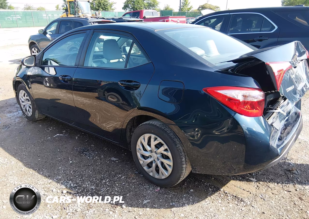 2017 Toyota Corolla Le VIN:2T1BURHE2HC756254 - 3
