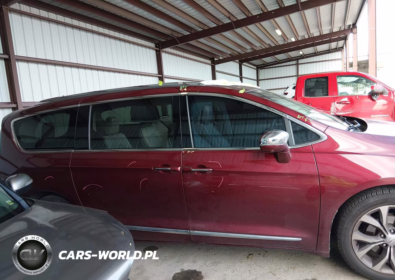 2017 Chrysler Pacifica Limited VIN:2C4RC1GG7HR545153 - 13