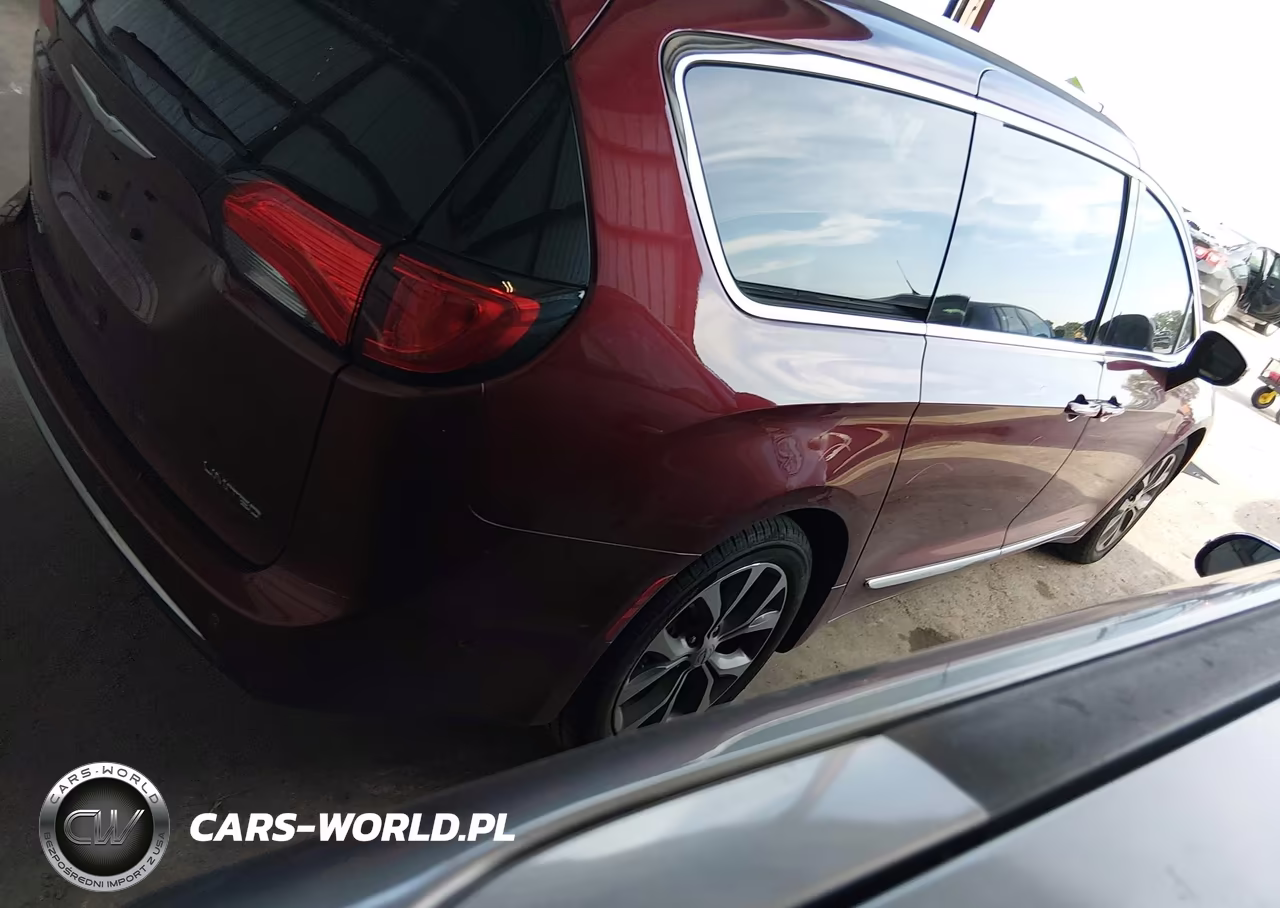 2017 Chrysler Pacifica Limited VIN:2C4RC1GG7HR545153 - 4