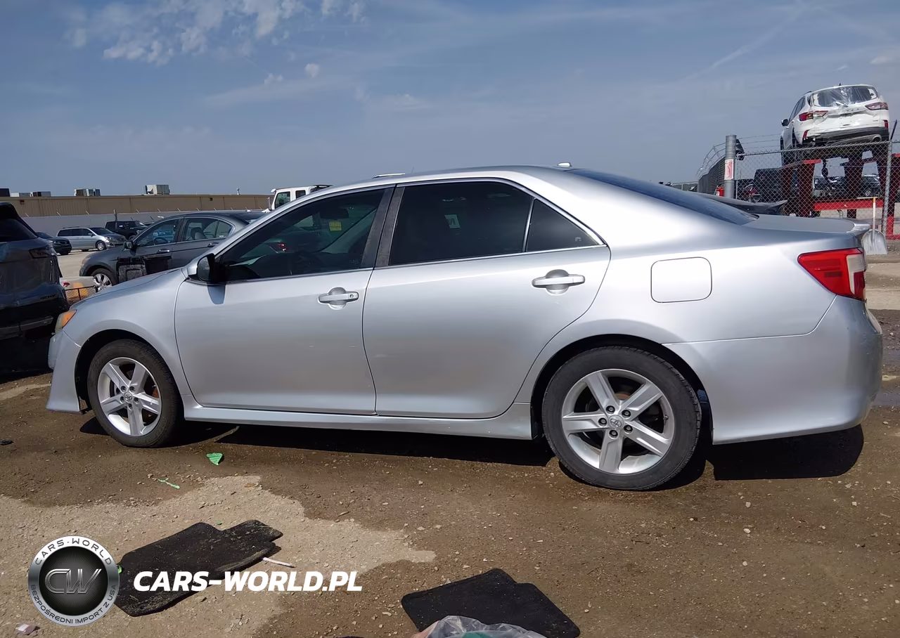 2013 Toyota Camry Se VIN:4T1BF1FK3DU690892 - 13