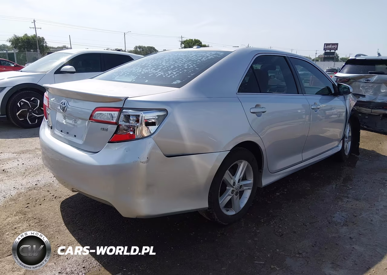 2013 Toyota Camry Se VIN:4T1BF1FK3DU690892 - 4