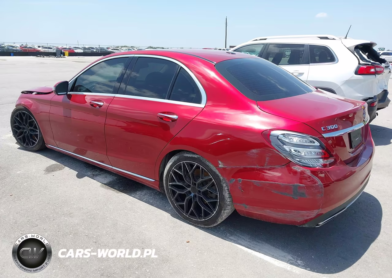 2018 Mercedes-Benz C 300 VIN:55SWF4JB8JU272264 - 3