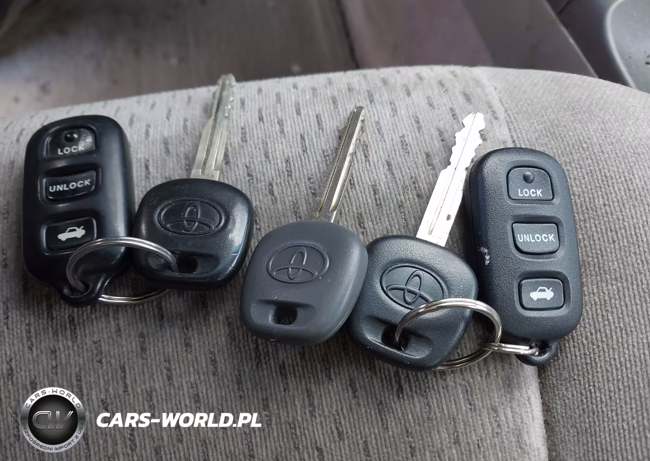 2004 Toyota Camry Le V6 VIN:4T1BF32K04U064413 - 11