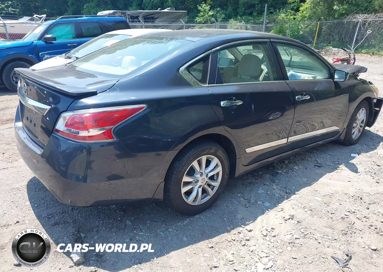 2015 Nissan Altima 2.5 S VIN:1N4AL3AP9FC151165 - 4