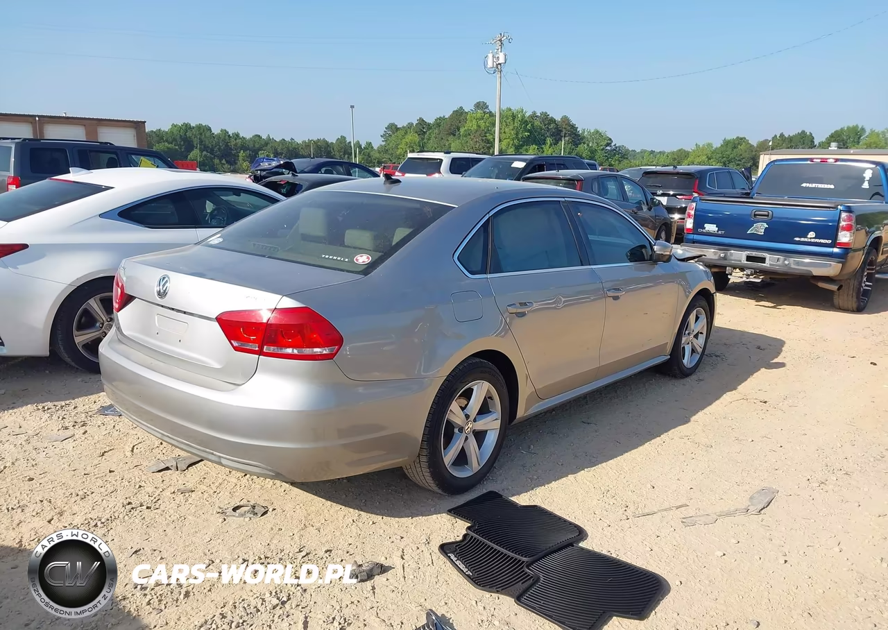 2014 Volkswagen Passat 1.8T Se VIN:1VWBS7A31EC050963 - 4